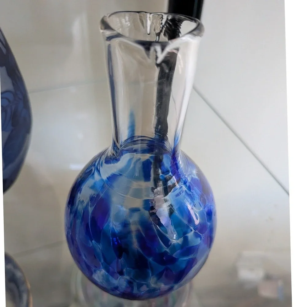 Hand Blown Art Glass Vase Blue Swirl Heart Shape Spout‎ Small Bud Vase Wedding